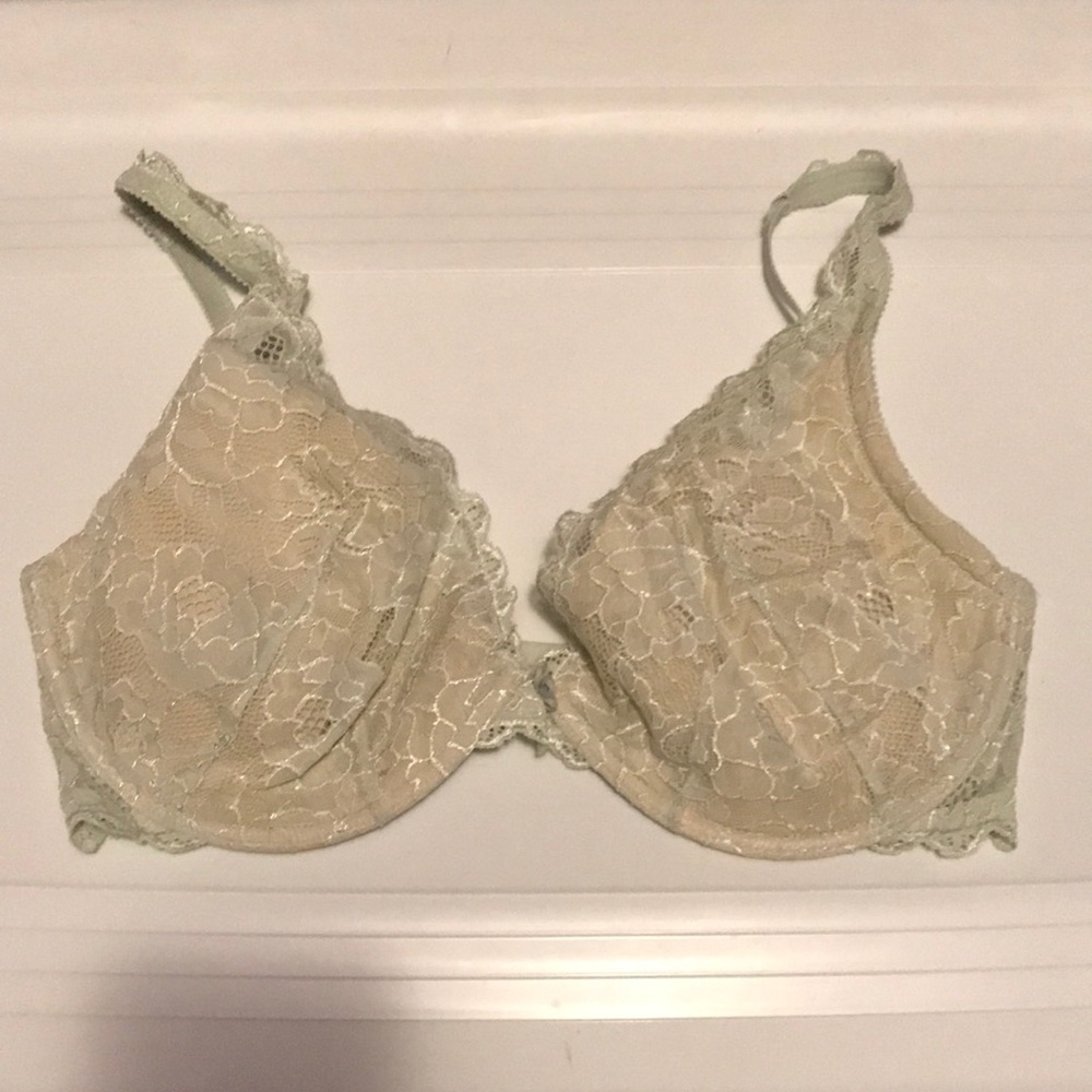 Victoria’s Secret Green Push Up w/o Padding-36DD